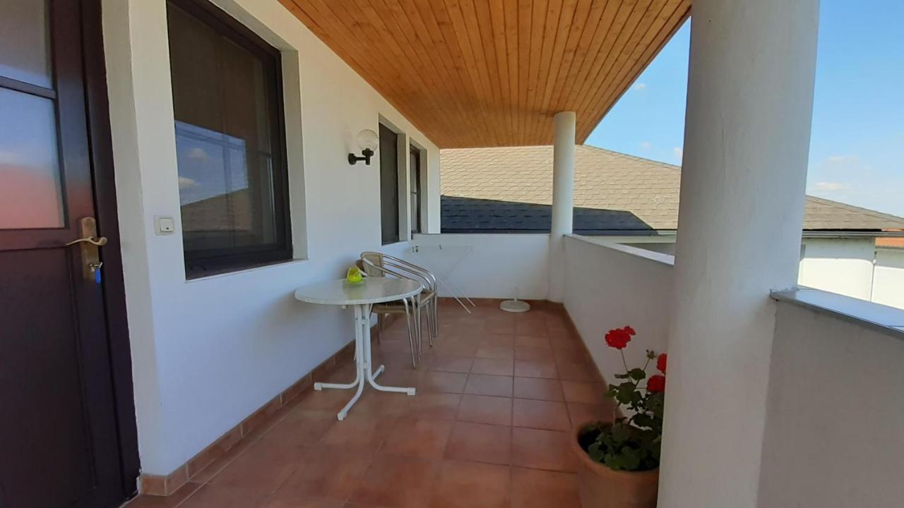 Ferienwohnungen&Weingut Kroiss Silvia Illmitz Exterior foto
