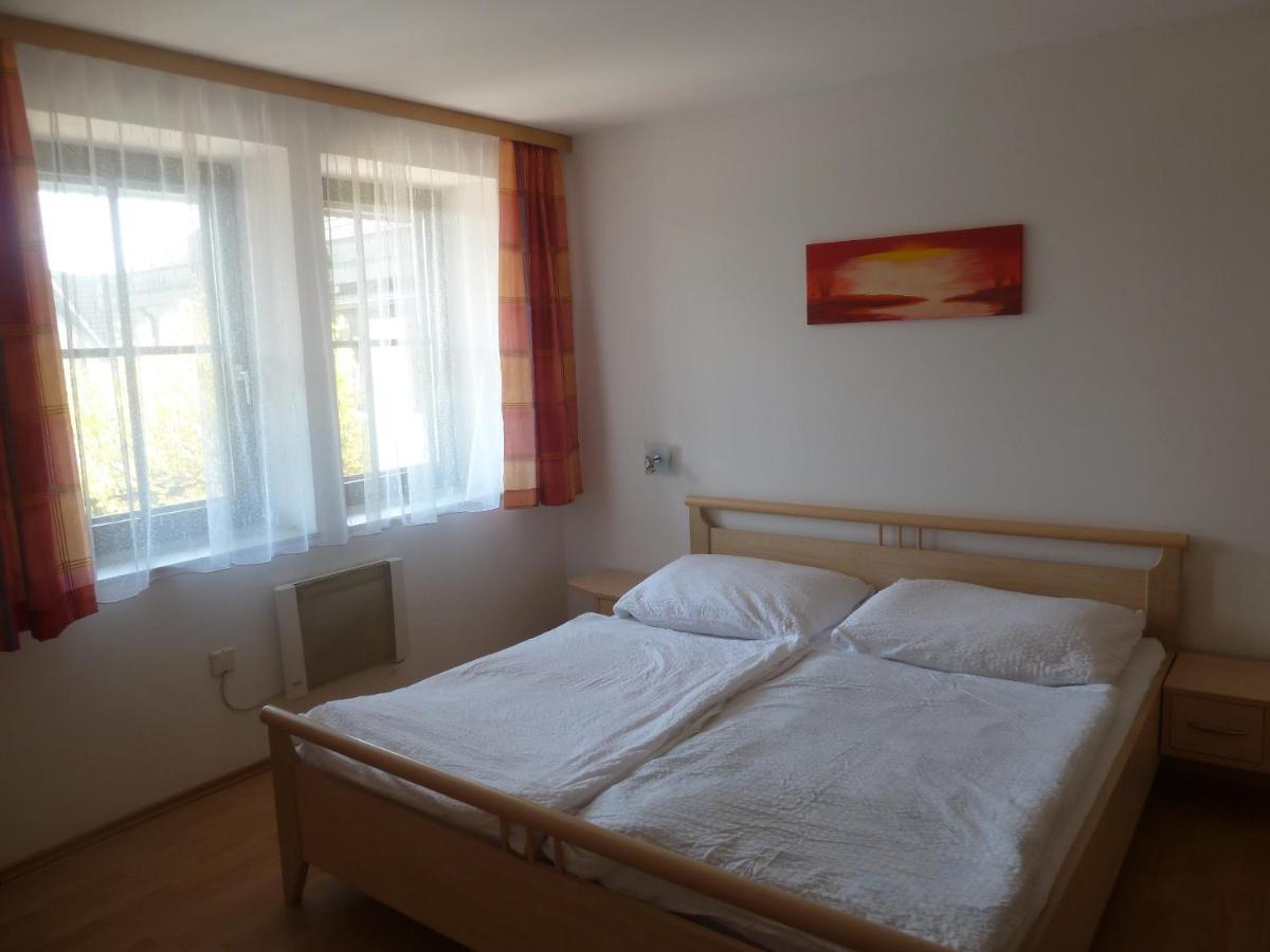Ferienwohnungen&Weingut Kroiss Silvia Illmitz Exterior foto